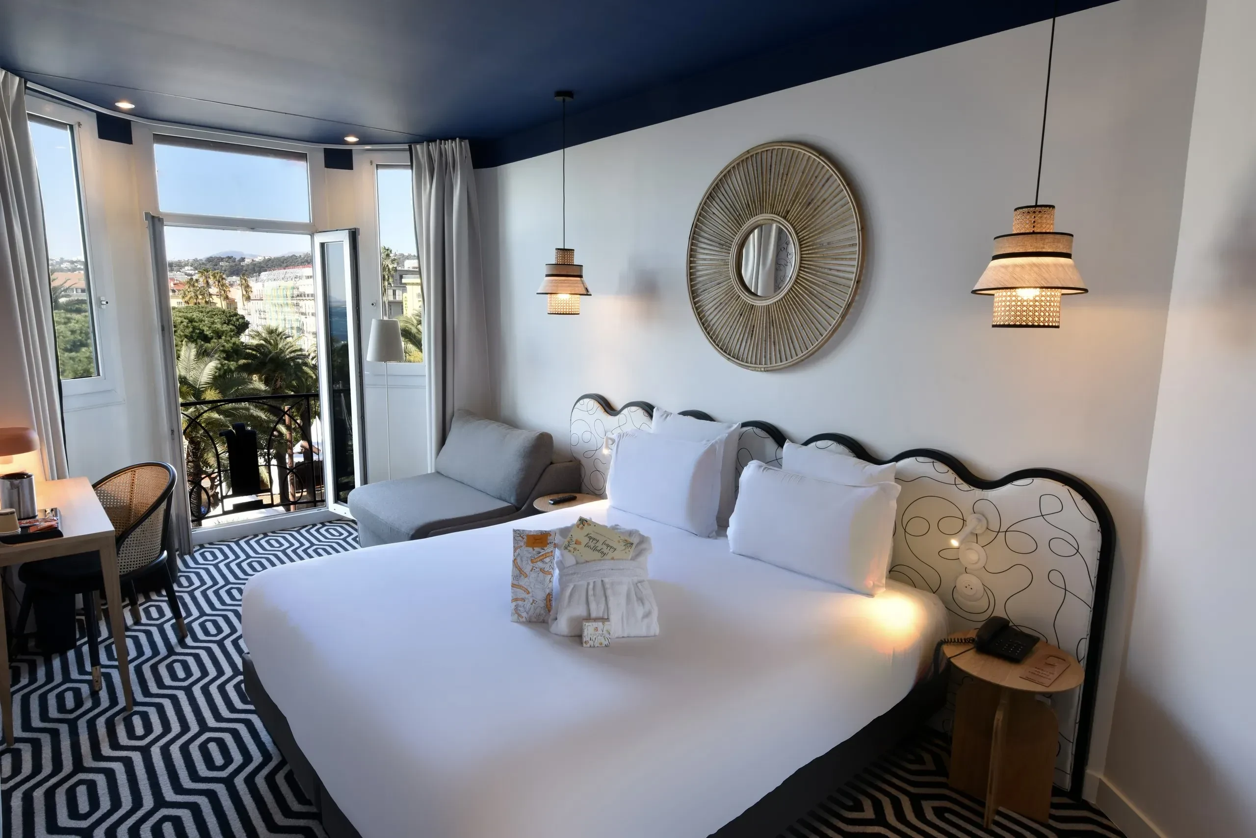 Chambre moderne avec vue sur jardin - Hôtel design Nice - Hôtel Albert 1er